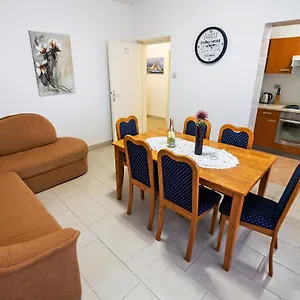 Bene Apartment Banjol